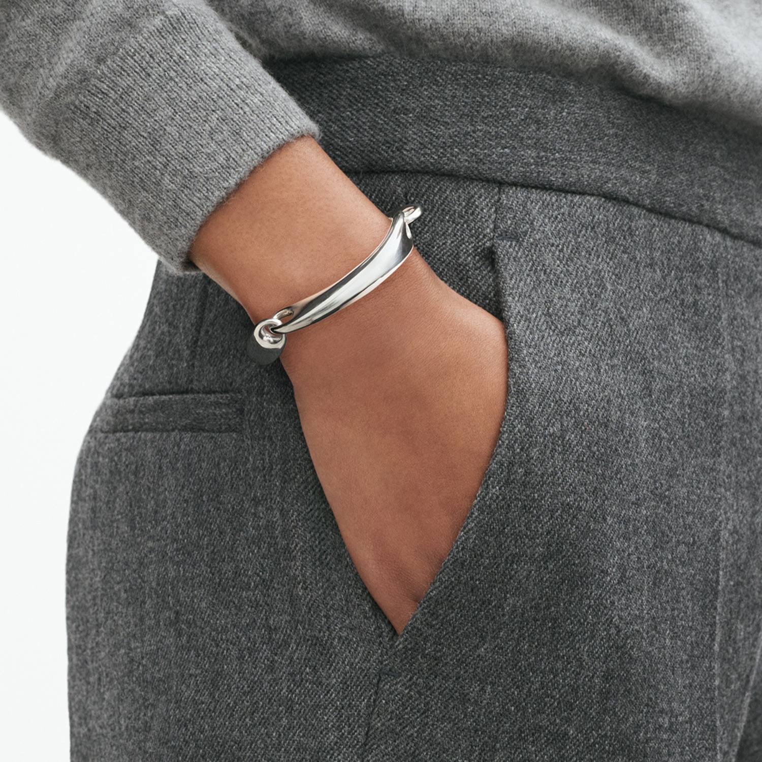 DETAIL243901