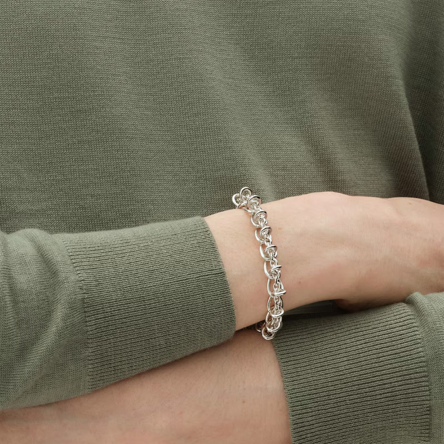 DETAIL245834