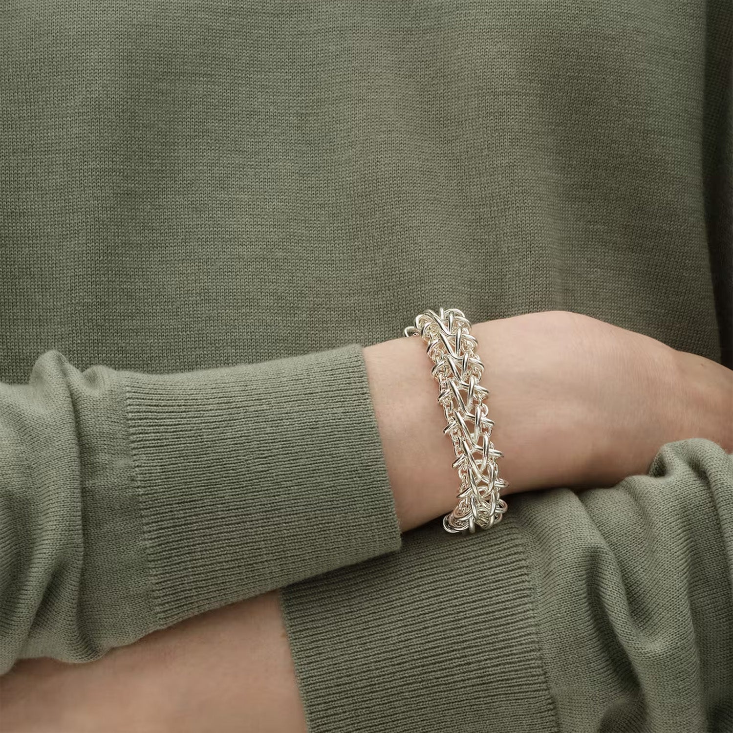 DETAIL245832