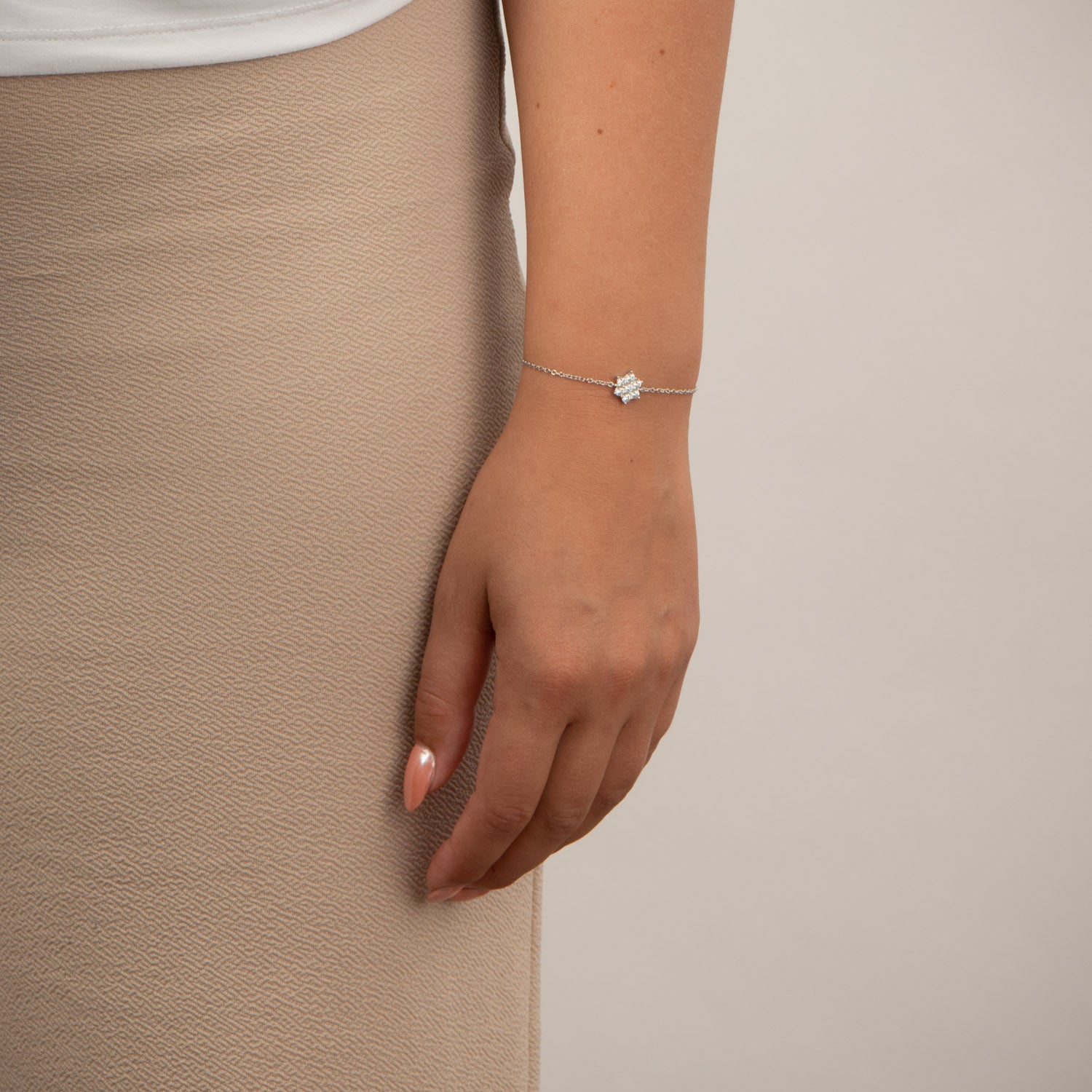 DETAIL213885