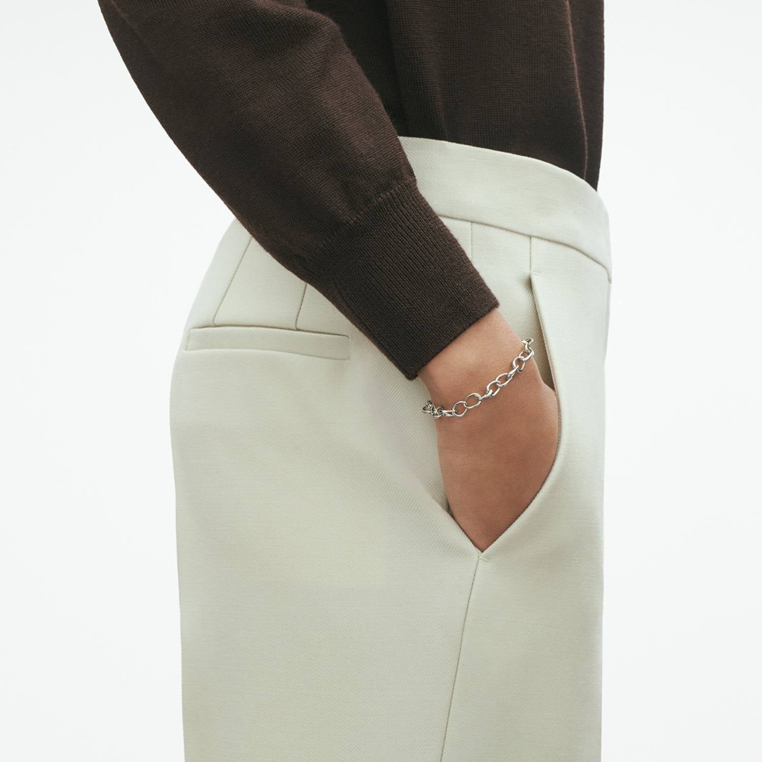 DETAIL243639