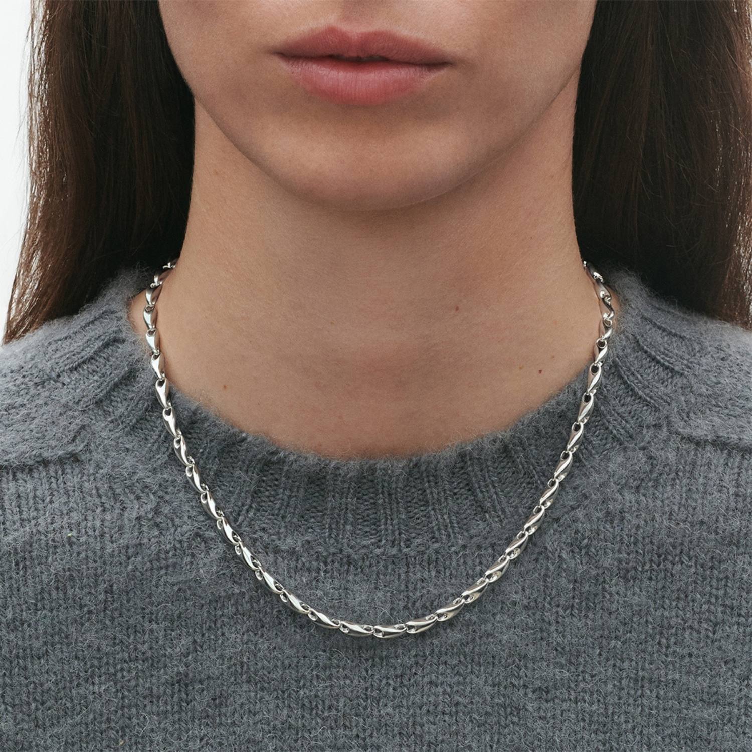 DETAIL243677