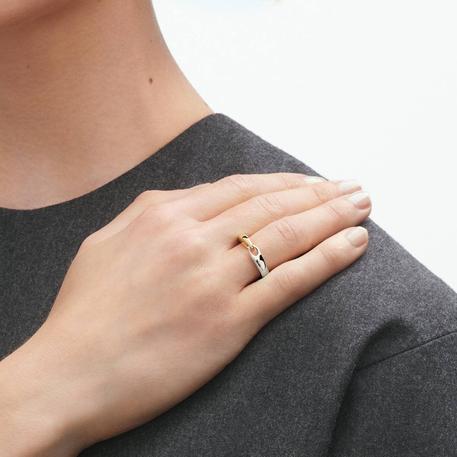 DETAIL243715
