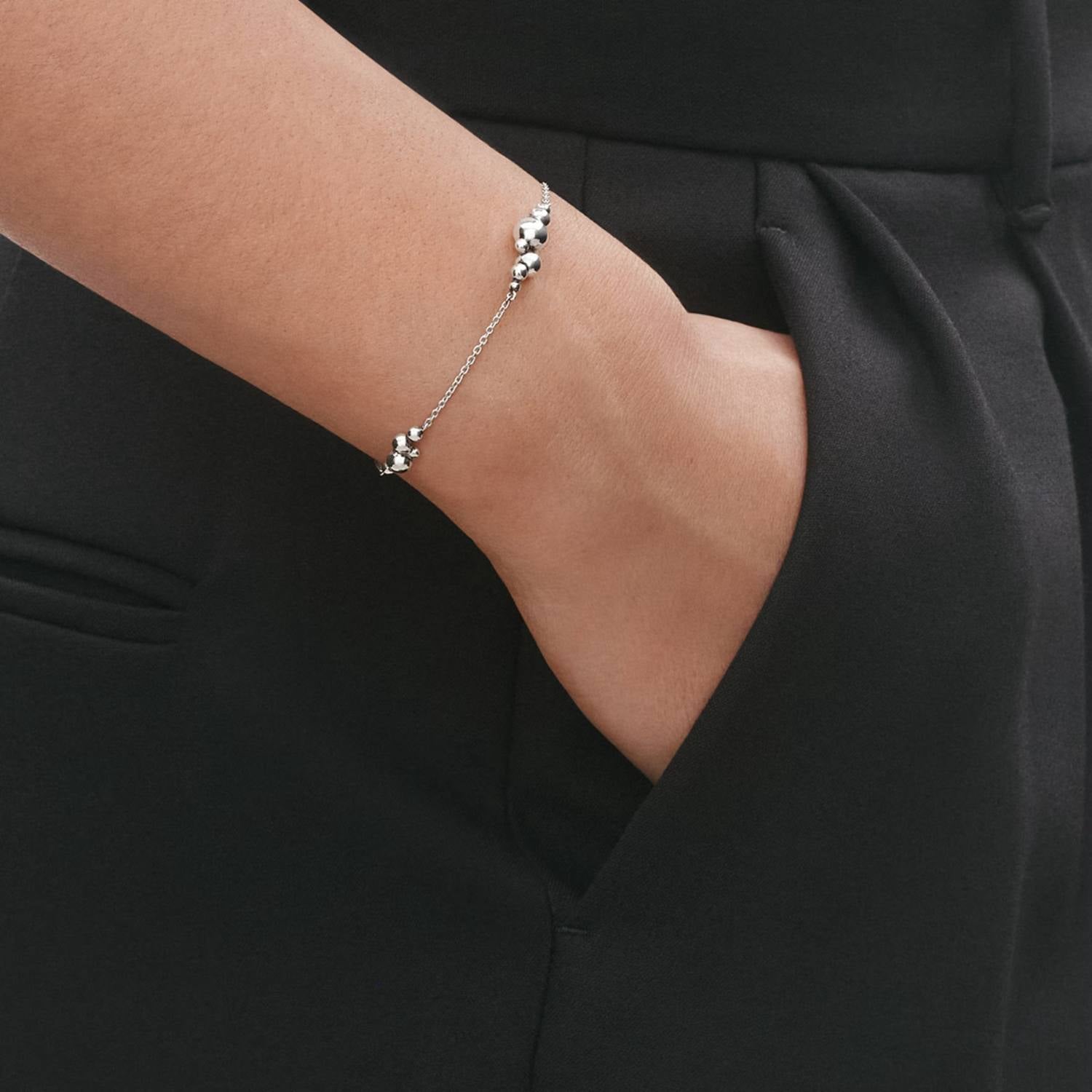 DETAIL243911