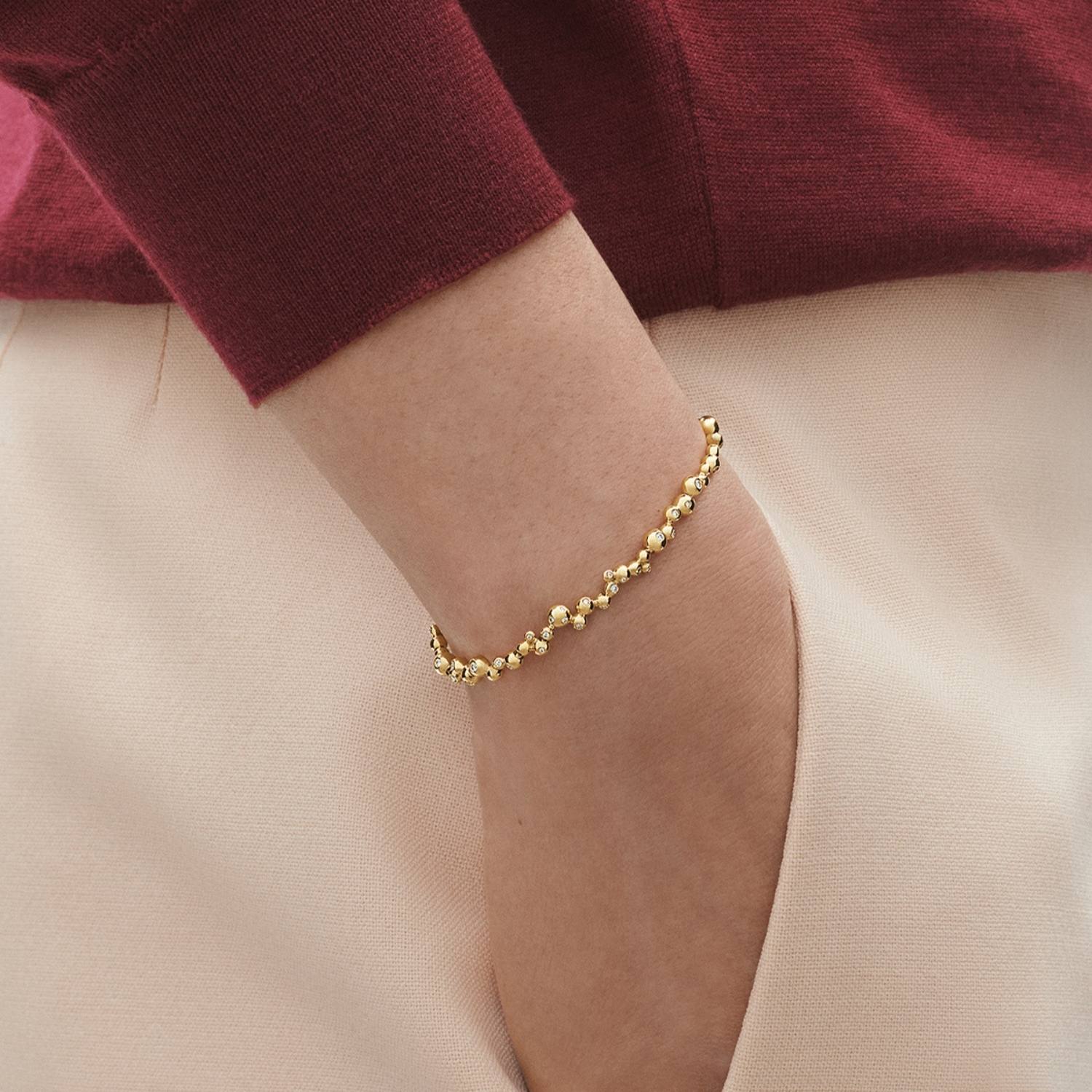 DETAIL243757