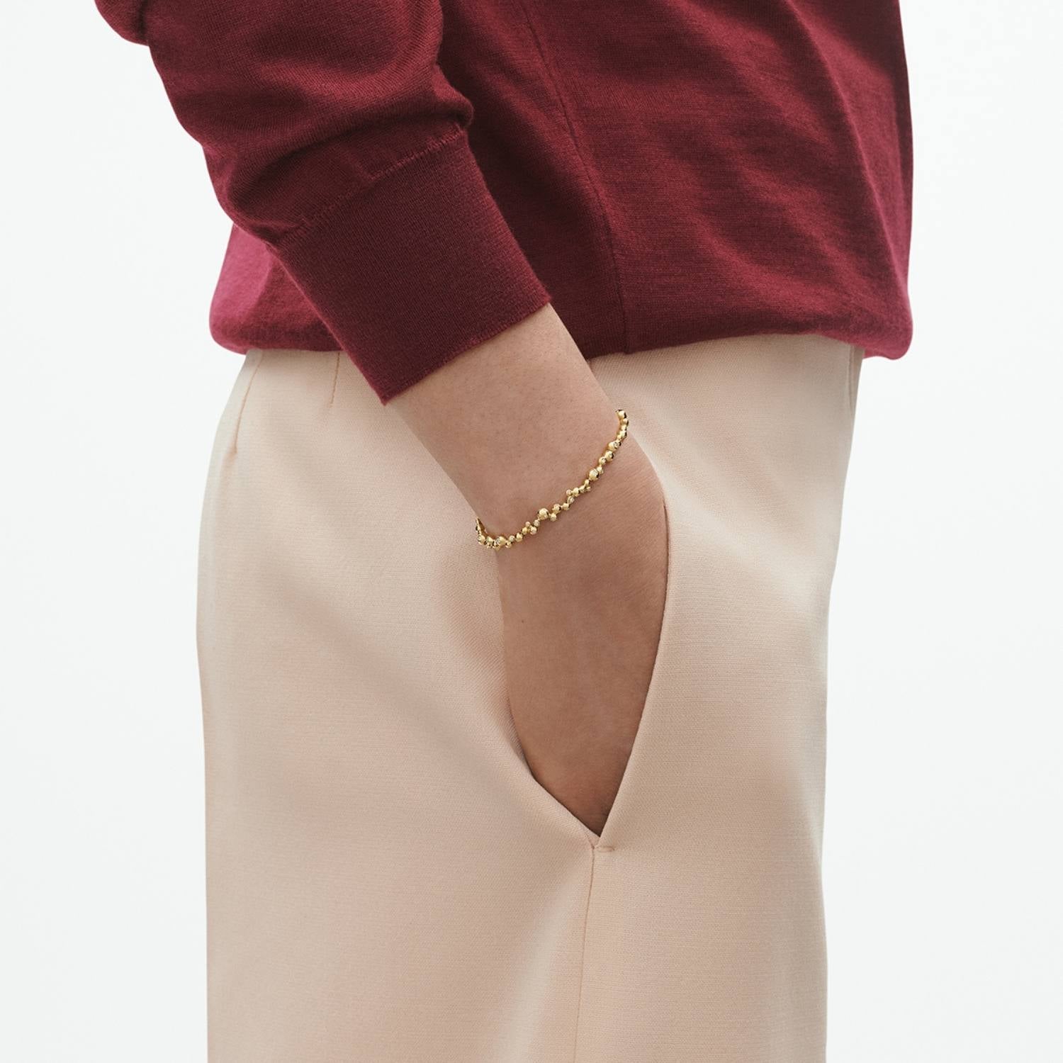 DETAIL243758