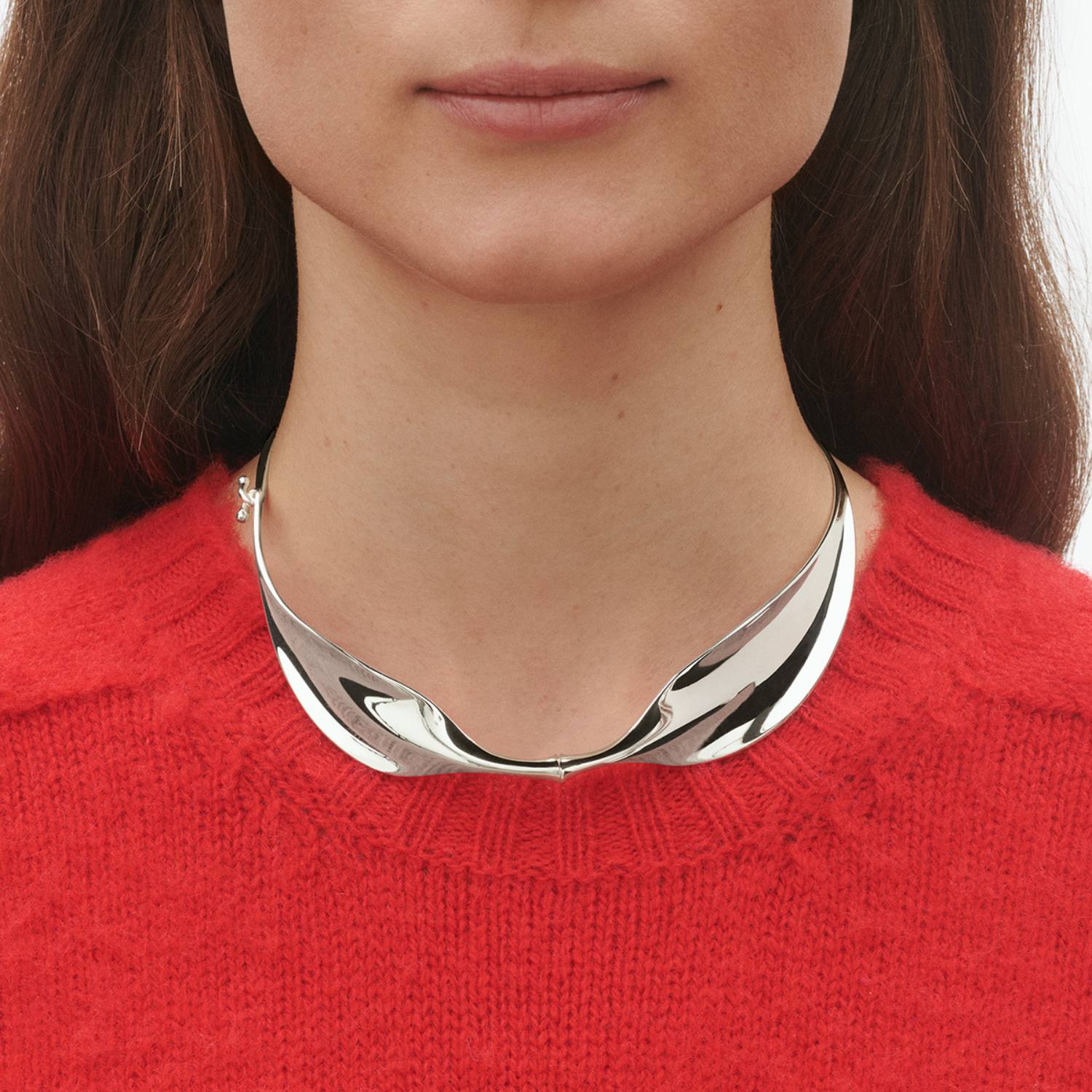 DETAIL243851