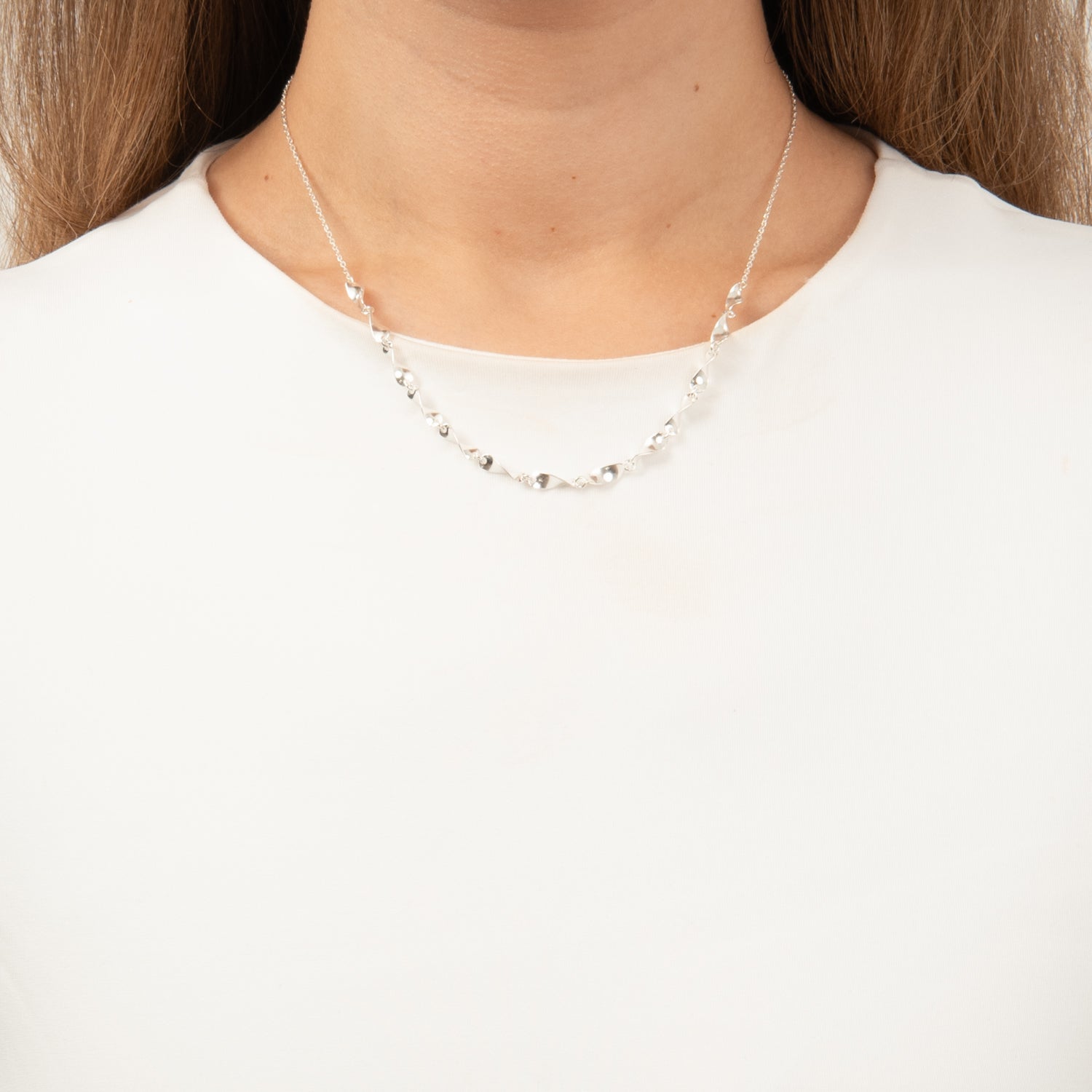 DETAIL233811