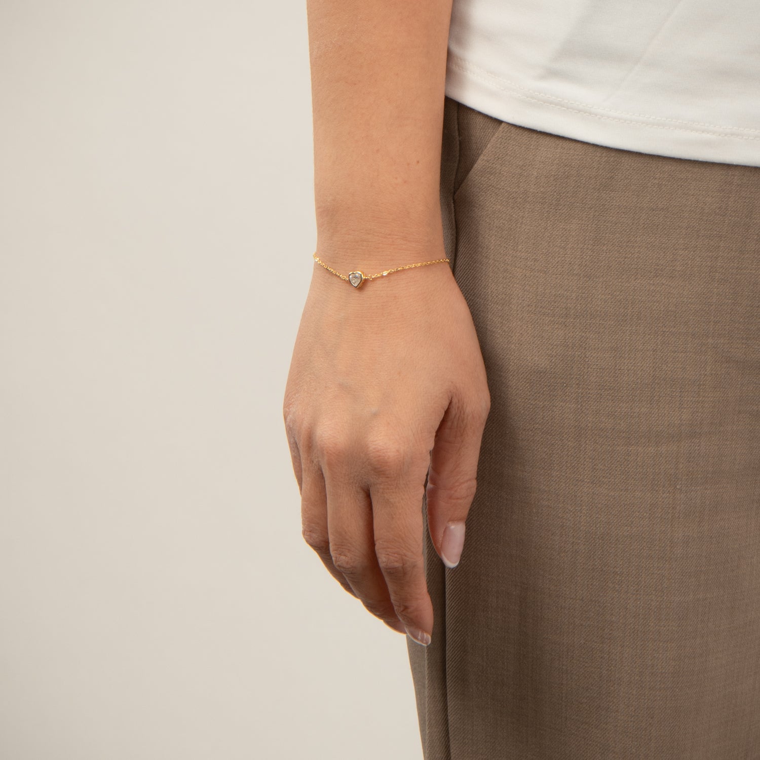 DETAIL233826