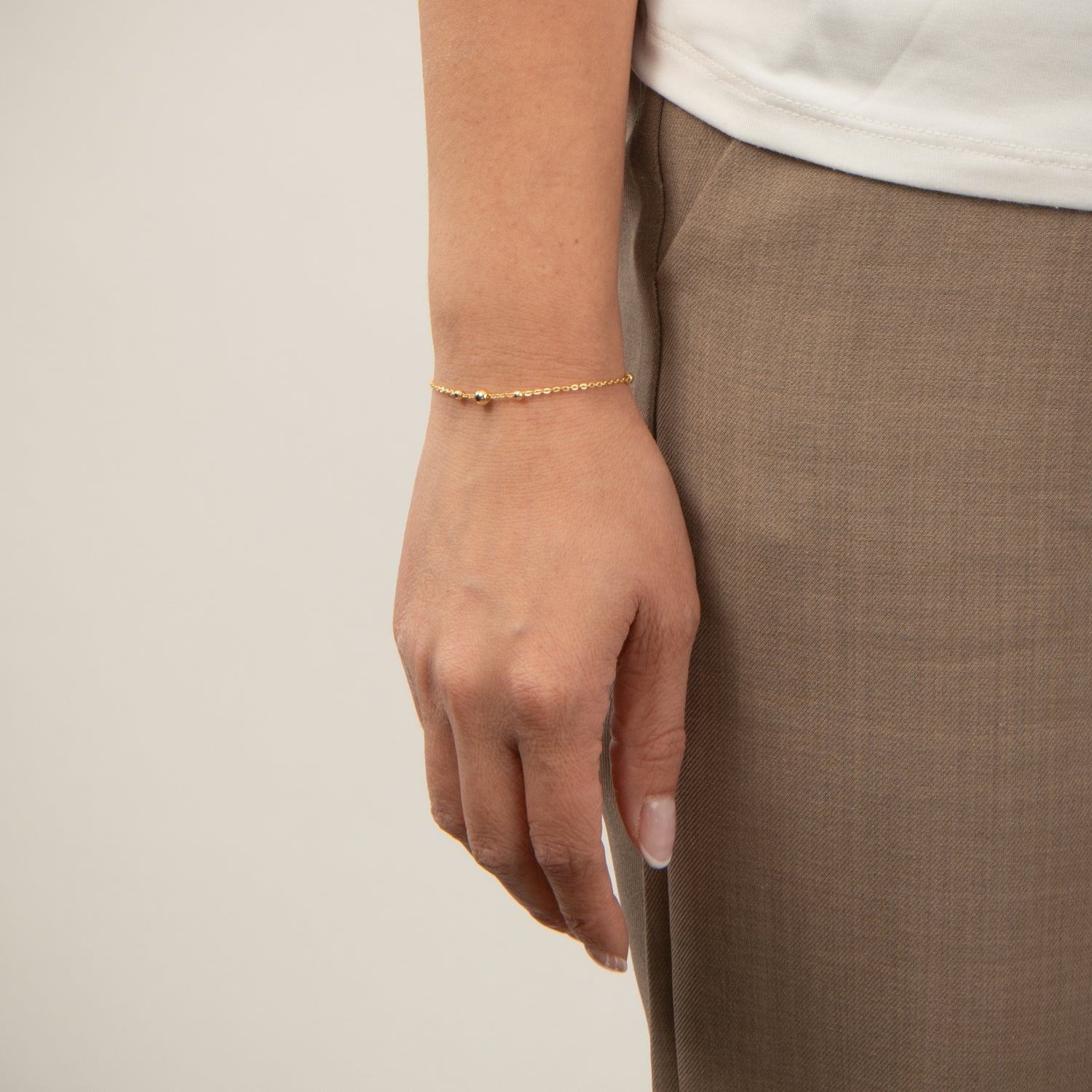 DETAIL233857