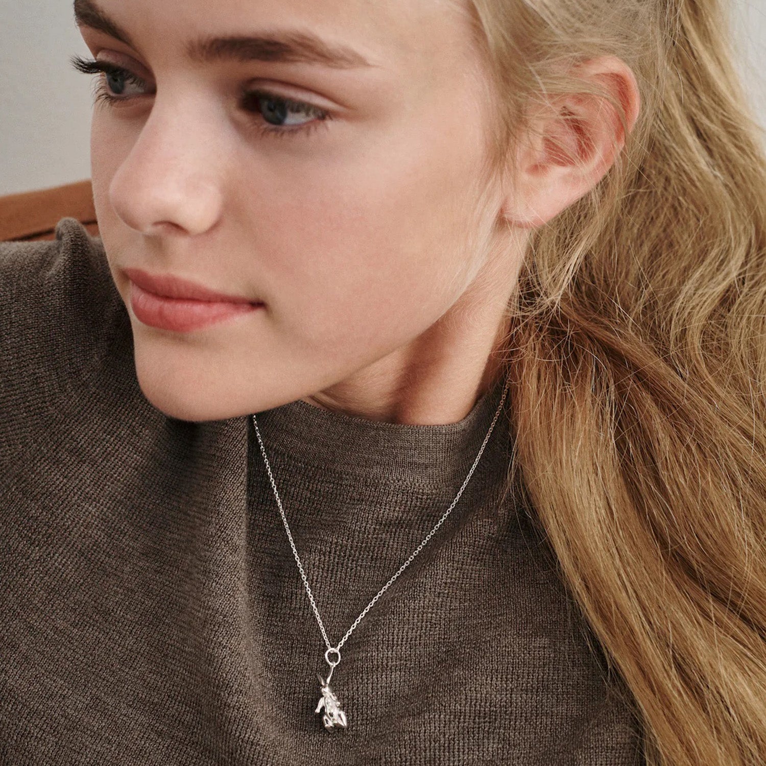 DETAIL235624
