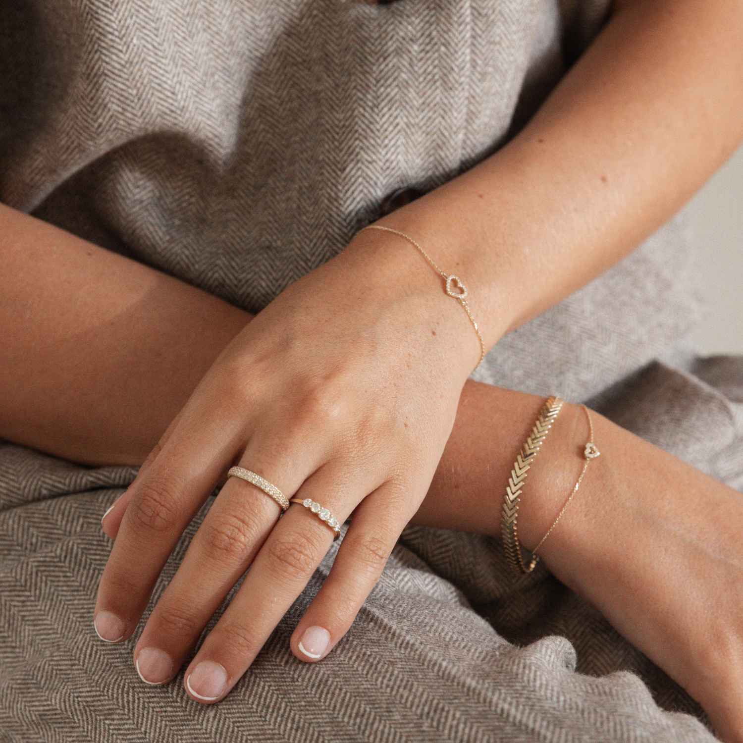 DETAIL254388